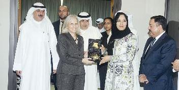 u0627u0644u0648u0632u064au0631u0629 u0628u0648u0631u0633u0644u064a u062au0633u0644u0645 u0627u0644u0648u0632u064au0631u0629 u0627u0644u0623u0631u062fu0646u064au0629 u062fu0631u0639u0627u064b u062au0643u0631u064au0645u064au0629 tt(u062au0635u0648u064au0631 u0632u0643u0631u064au0627 u0639u0637u064au0629)