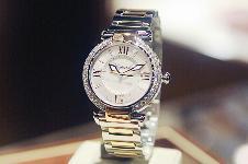 ساعة «إمبيريال» المرصعة بقطع الألماس	(تصوير زكريا عطية)