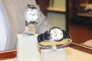 إقبال على الساعة الجديدة