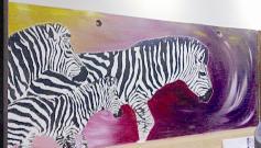 من رسوماته 	(تصوير علي السالم)