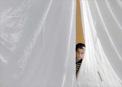 u0637u0641u0644 u0633u0648u0631u064a u0641u064a u0625u062du062fu0649 u062eu064au0645 u0627u0644u0644u0627u062cu0626u064au0646 u0641u064a u062au0631u0643u064au0627 (u0627 u0628)