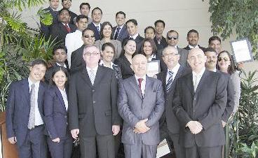 u0645u0633u0624u0648u0644u0648 u0627u0644u0641u0646u062fu0642 u0645u0639 u0639u062fu062f u0645u0646 u0627u0644u0645u0643u0631u0645u064au0646