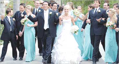 في الأعياد تكثر أفراح الأعراس