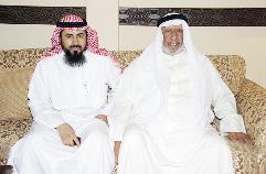 مع جاره سالم آل عمارة العجمي