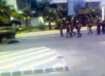 u062cu0646u0648u062f u0633u0648u0631u064au0648u0646 u062eu0644u0641 u062fu0628u0627u0628u0629 u0627u062bu0646u0627u0621 u0647u062cu0648u0645 u0639u0644u0649 u0628u0627u0628u0627 u0639u0645u0631u0648 u0641u064a u062du0645u0635