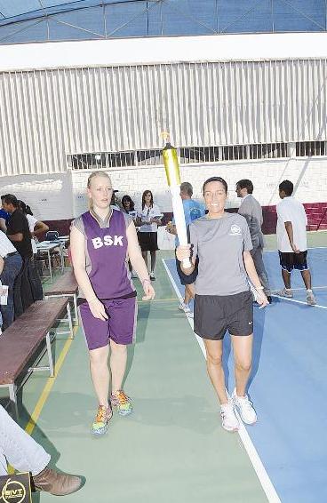 ايقاد الشعلة احتفاء ببدء العد التنازلي للحدث		(تصوير احمد عماد)