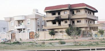 فيلا «شانقة الرجال» في منطقة طابلينو في بنغازي بعد حرقها