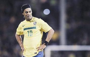 u0631u0648u0646u0627u0644u062fu064au0646u064au0648 u062eu0644u0627u0644 u0645u0628u0627u0631u0627u0629 u0627u0644u0628u0631u0627u0632u064au0644 u0648u063au0627u0646u0627... u0639u0648u062fu0629 u0628u0639u062f u0637u0648u0644 u063au064au0627u0628tt (u0631u0648u064au062au0631u0632)r