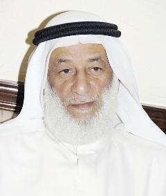 صالح المذن ونظرة لعدسة «الراي»	(تصوير: علي السالم)