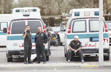 رجال الاسعاف متأهبون