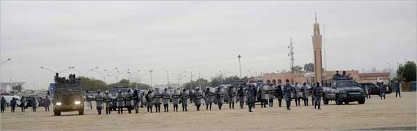 حشد أمني (تصوير نايف العقلة وأسعد عبدالله وطارق عز الدين )