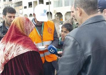 u0623u062du062f u0627u0644u0645u0631u0627u0642u0628u064au0646 u0641u064a u062du062fu064au062b u0645u0639 u0645u062cu0645u0648u0639u0629 u0645u0646 u0627u0644u0645u0648u0627u0637u0646u064au0646 u0627u0644u0633u0648u0631u064au064au0646 u0641u064a u062fu0631u0639u0627 u0623u0645u0633 t(u062f u0628 u0623)