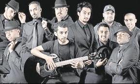 صورة جماعية لفرقة ستايلس