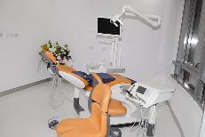 ... وعيادة زرع الأسنان