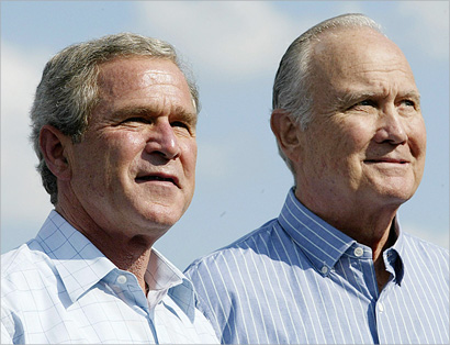  ... وفي لقطة مع بوش الابن