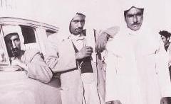 مع صديقيه سنة 1955