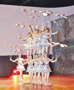 مشهد استعراضي على هامش الحفل