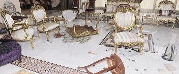 تكسير الأثاث