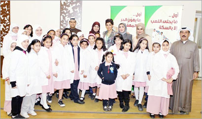 u0637u0627u0644u0628u0627u062a u0627u0644u0645u062fu0631u0633u0629 u0645u0639 u0641u0631u064au0642 u0627u0644u0628u0646u0643 