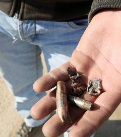 بقايا رصاص القنص السوري على منازل لبنانية