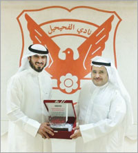 u062du0645u062f u0627u0644u062fu0628u0648u0633 u064au062au0633u0644u0645 u062fu0631u0639u0627 u062au0630u0643u0627u0631u064au0629 u0645u0646 u0639u0628u062fu0627u0644u0644u0647 u0646u0647u0627u0631