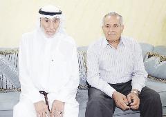 مع صديق عمره علي حسين بوشعير