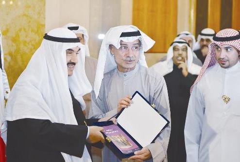 ... وكتاب المنجزات الرياضية من عبد الحميد الشطي