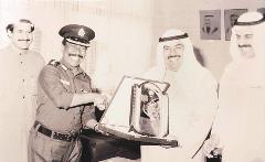 مع سمو الشيخ ناصر المحمد حينما كان وزيرا للشؤون