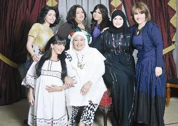 هدى حسين ونجمات «خادمة القوم»