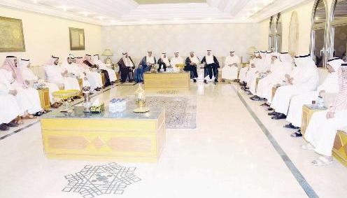 جانب من الحضور في الديوانية