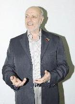 «الهوية العربية من دون إسلام غير موجودة»