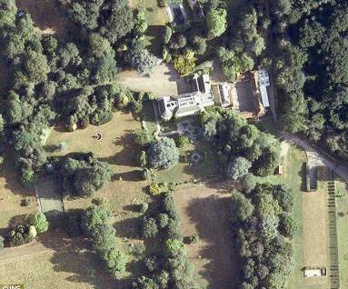 صورة من الجو لقصر الملكة نور في مقاطعة بيركشاير