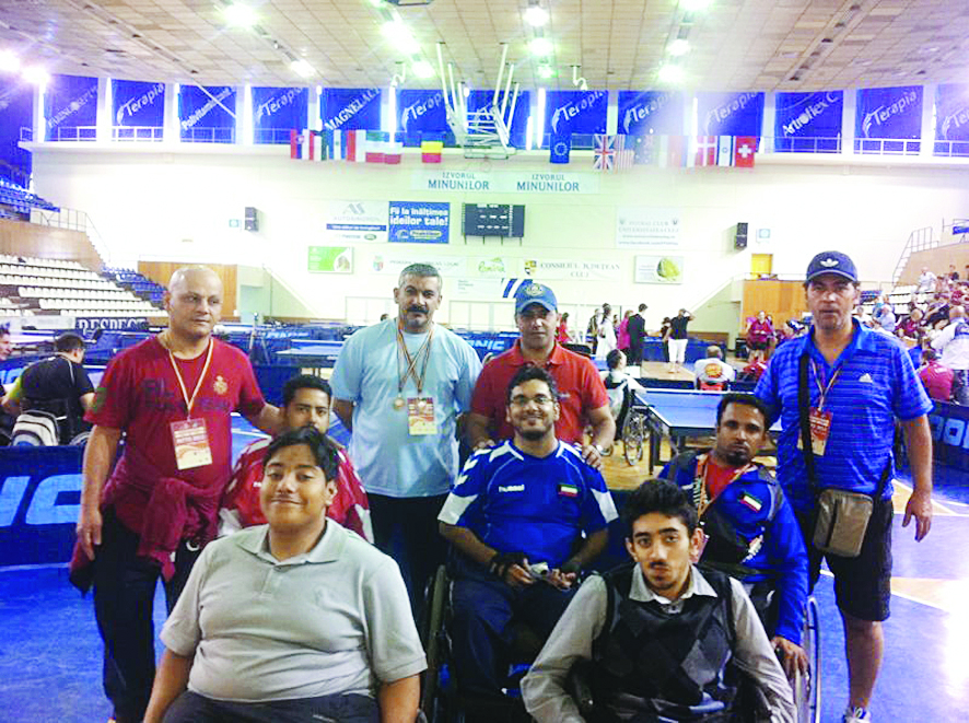 الوفد الكويتي في لقطة جماعية