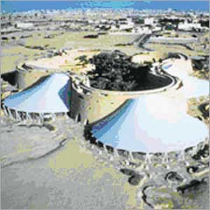 u0642u0635u0631 u0627u0644u0637u0648u064au0642 u064au0628u062fu0648 u0645u0646 u0628u0639u064au062f u0643u0642u0644u0639u0629 u0645u062du0627u0637u0629 u0628u0645u0639u0633u0643u0631 