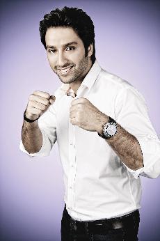 عبدالله الطليحي بطل الكيك بوكسينغ