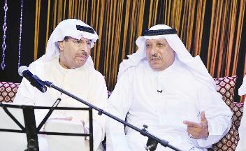 حوار يجمع بين مبارك المعتوق ومصطفى أحمد