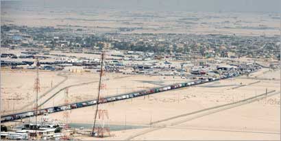 مركزا العبدلي وصفوان على الحدود العراقية (تصوير اسعد عبدالله)