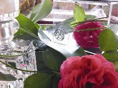 «الدزة» مصحوبة بالورد