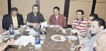 نخنوع بصحبة عدد من الاعلاميين المصريين