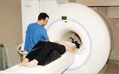 التغيرات الهرمونية وضغط الجنين تسبب آلام الظهر عند الحوامل