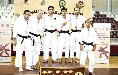 u0644u0627u0639u0628u0648 u0627u0644u0643u0648u064au062a u0639u0644u0649 u0645u0646u0635u0629 u0627u0644u062au062au0648u064au062c