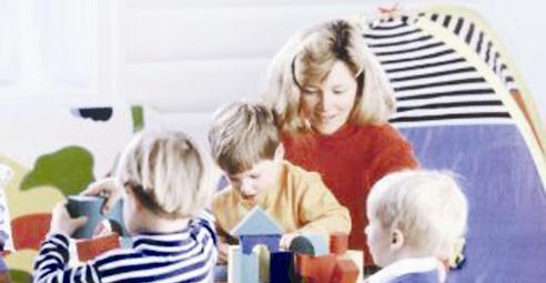 من خلال اللعب يكتشف الاطفال العالم