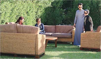 ومشهد يجمع فؤاد علي مع فوز الشطي