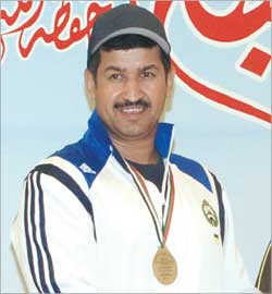 u062du0645u062f u0627u0644u0639u0641u0627u0633u064a