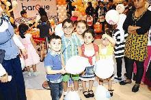 الأطفال يشاركون «بروي» احتفاليته