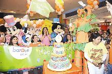 «كيكة» العيد السادس   	 (تصوير جلال معوض)