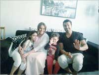  في مشهد من «صديقات العمر» مع فاطمة الصفي