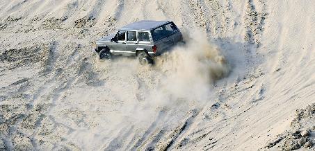 هل يتغلب على الرمال التي حاصرته ؟