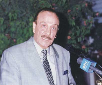 الراحل عشق المايكروفون