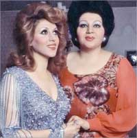 ومع شقيقتها مهستي